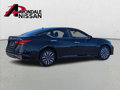 New 2025 Nissan Altima 2.5 SV image 6