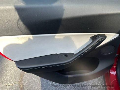 Used 2021 Tesla Model Y Performance image 16