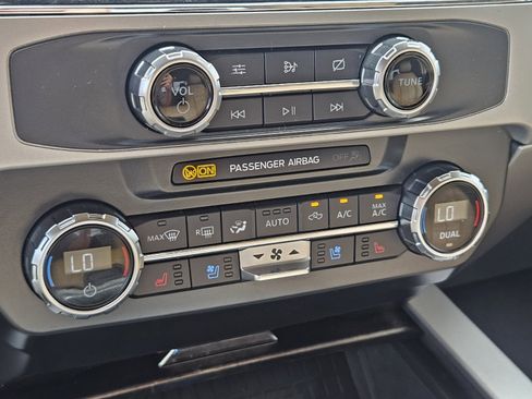 Certified 2022 Ford F250 Lariat w/ Lariat Ultimate Package image 15