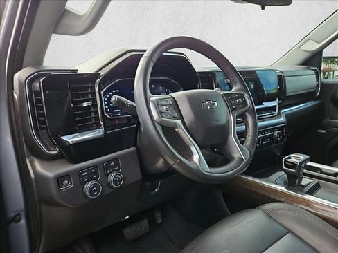 Used 2024 Chevrolet Silverado 1500 LT Trail Boss w/ Convenience Package II AWD/4WD image 9
