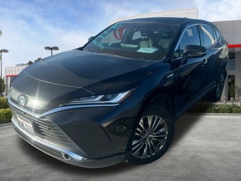 Used 2021 Toyota Venza Limited w/ Carpet Mat Package (TMS) image 2