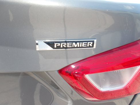 Used 2017 Chevrolet Cruze Premier w/ Enhanced Convenience Package FWD image 9