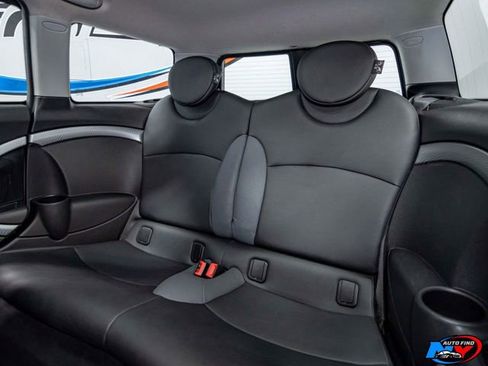 Used 2010 MINI Cooper Clubman S image 17