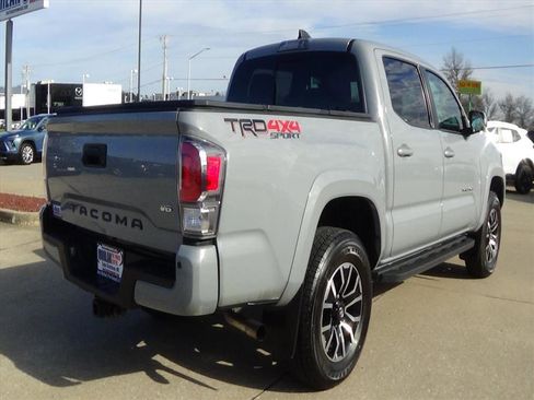 Used 2020 Toyota Tacoma TRD Sport w/ Technology Package image 6