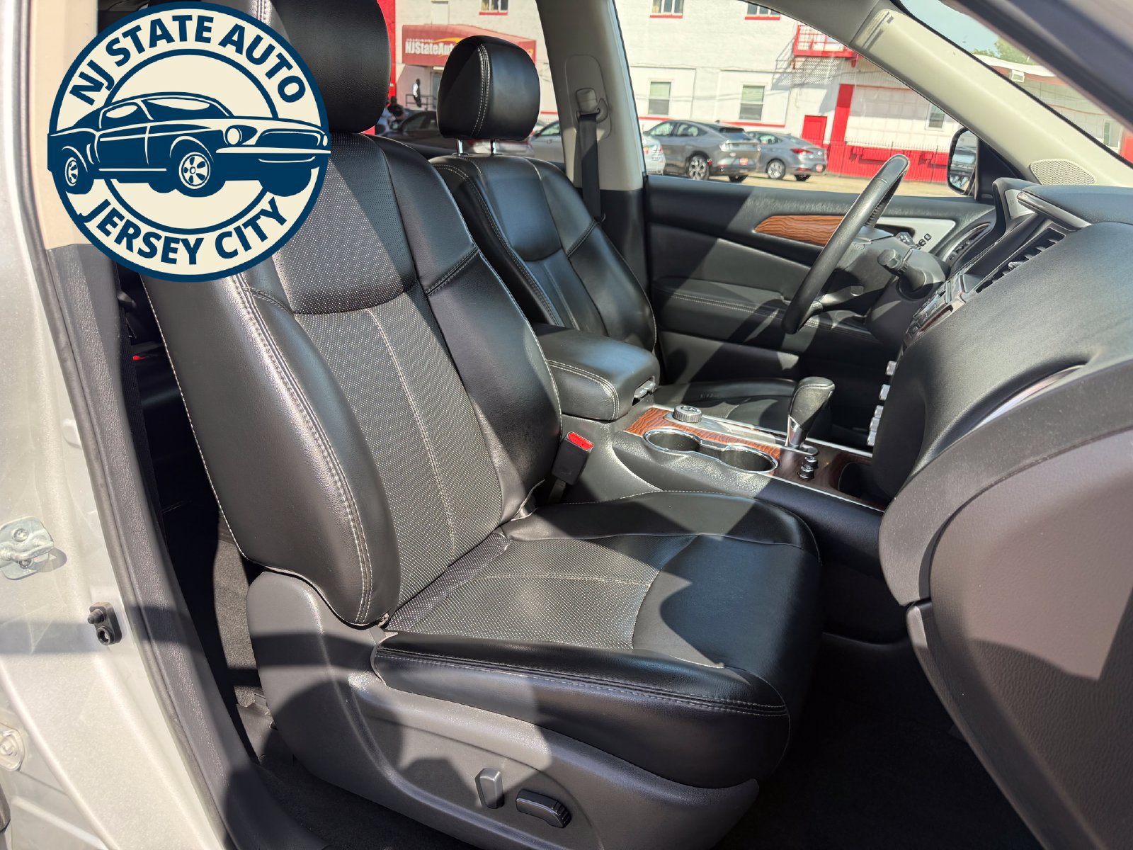 Used 2017 Nissan Pathfinder Platinum w/ Cargo Package AWD/4WD image 4