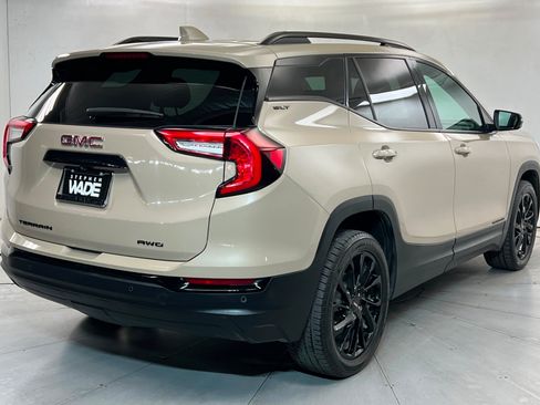 Used 2023 GMC Terrain SLT w/ Tech Package AWD/4WD image 6