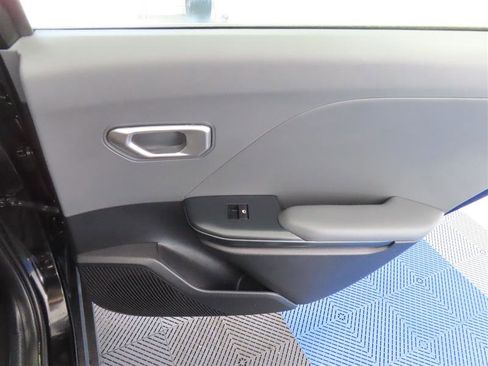 Used 2025 Kia K4 FWD image 31