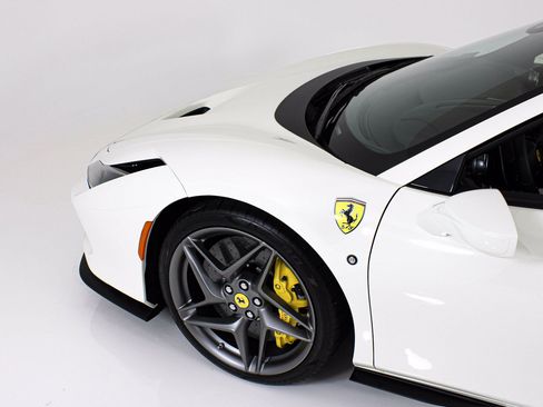 Used 2022 Ferrari F8 Tributo RWD image 7