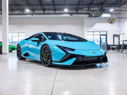 Used 2024 Lamborghini Huracan Tecnica RWD image 3