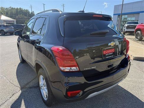 Certified 2022 Chevrolet Trax LT w/ LT Convenience Package image 4