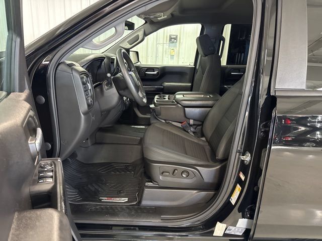 Used 2022 Chevrolet Silverado 1500 Custom Trail Boss w/ Midnight Edition AWD/4WD image 31