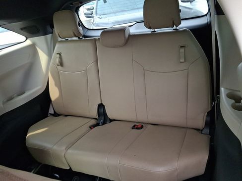 Used 2023 Toyota Sienna Limited AWD/4WD image 12