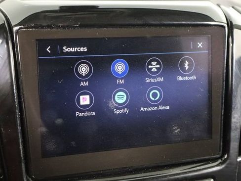 Used 2021 Chevrolet Traverse LT FWD image 31
