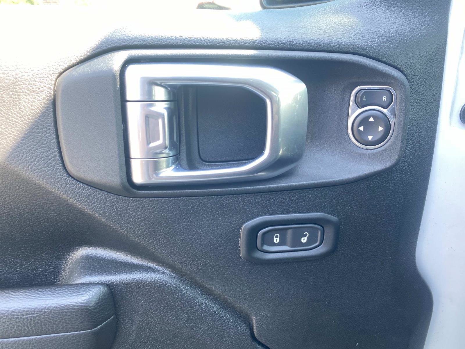 Used 2022 Jeep Gladiator Sport AWD/4WD image 19