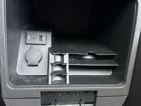 Used 2015 Nissan Frontier PRO-4X w/ Pro-4x Luxury Package image 27