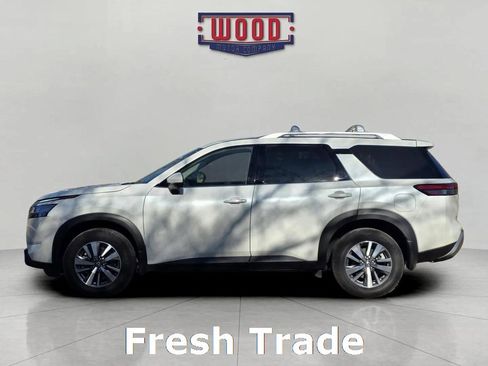Used 2024 Nissan Pathfinder SL image 4