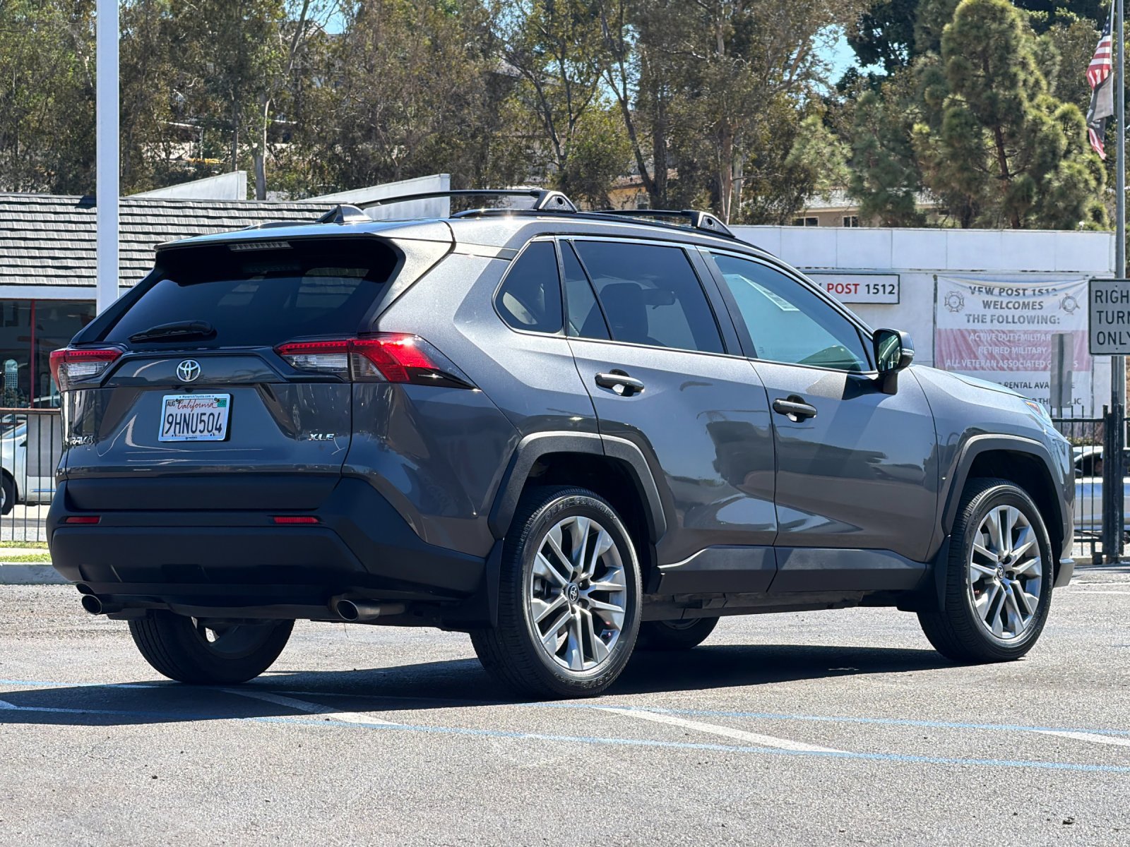 Used 2023 Toyota RAV4 XLE Premium FWD image 5