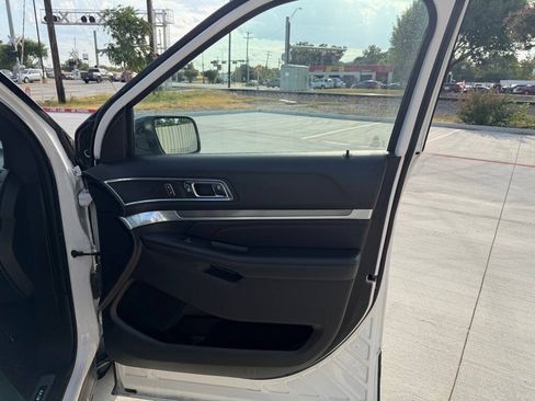 Used 2018 Ford Explorer Sport w/ Equipment Group 401A AWD/4WD image 16