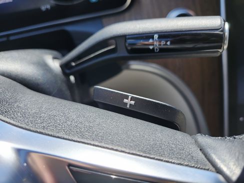 Used 2022 Mercedes-Benz C 300 4MATIC Sedan image 12