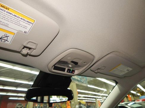 Used 2025 Chevrolet Trax LT w/ Driver Confidence Package image 30