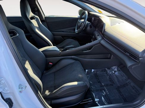 Certified 2025 Hyundai Elantra N image 19
