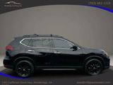 Used 2018 Nissan Rogue SV image 3