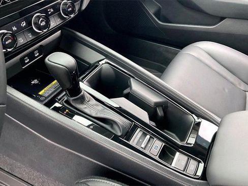 Used 2025 Honda Accord EX-L image 17