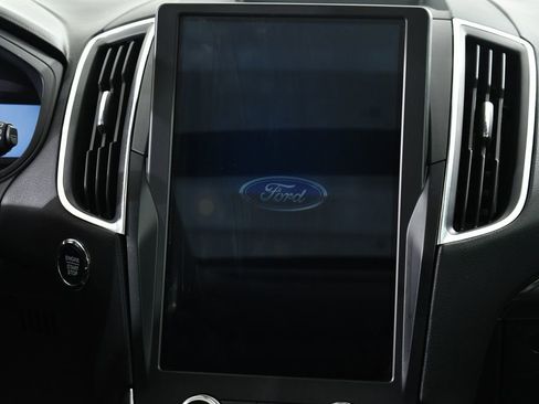 Used 2024 Ford Edge Titanium w/ Equipment Group 301A image 9