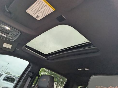 Used 2024 Chevrolet Silverado 2500 High Country w/ Technology Package AWD/4WD image 26