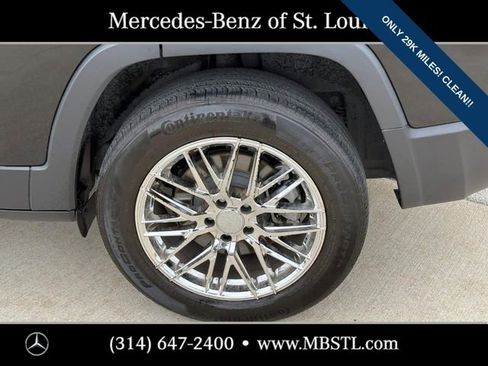 Used 2022 Jeep Cherokee Limited image 9