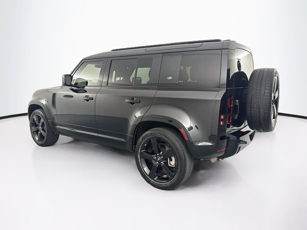 Certified 2024 Land Rover Defender 110 X-Dynamic SE AWD/4WD image 6