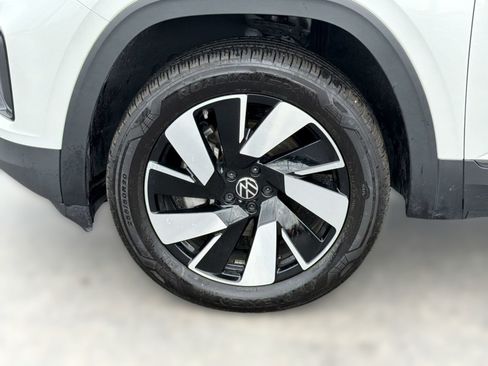 Used 2026 Volkswagen Atlas Cross Sport SE FWD image 13