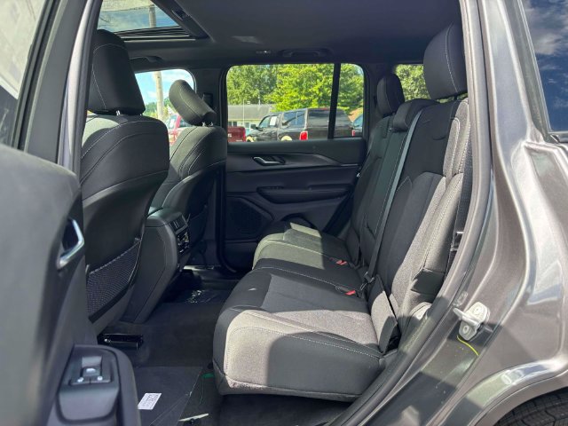 New 2026 Jeep Grand Cherokee Laredo X AWD/4WD image 10