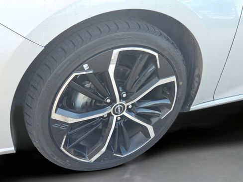 Used 2024 Nissan Altima 2.5 SR FWD image 29