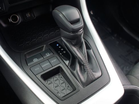 Used 2023 Toyota RAV4 XLE image 10