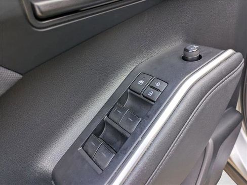 Certified 2024 Toyota Highlander LE image 9