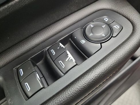Used 2020 GMC Terrain SLE FWD image 27