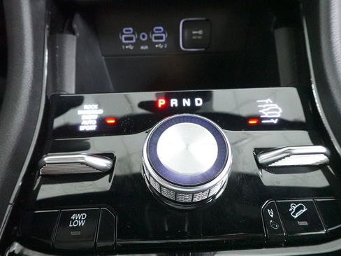 Used 2022 Jeep Grand Cherokee Overland AWD/4WD image 14