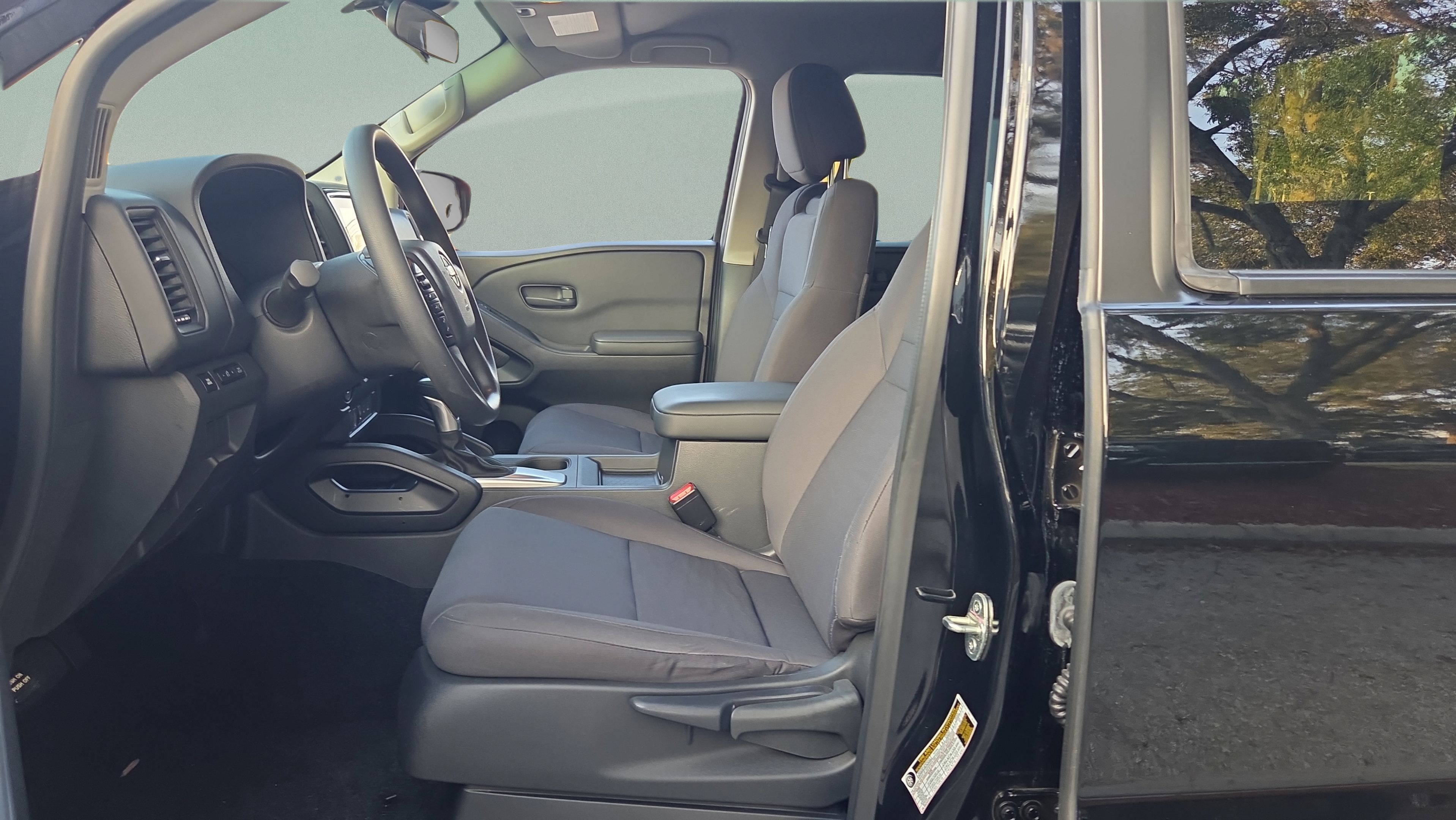 Used 2022 Nissan Frontier S w/ Technology Package AWD/4WD image 10