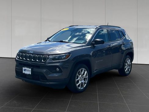 Used 2022 Jeep Compass Latitude AWD/4WD image 1