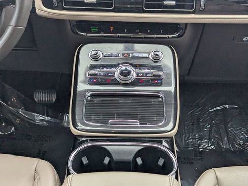 Certified 2022 Lincoln Nautilus FWD w/ Premium Package image 18