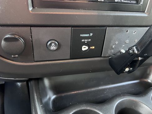 Used 2019 GMC Savana 2500 w/ Driver Convenience Package image 29