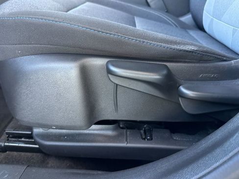 Used 2025 Chevrolet Trax LS FWD image 19