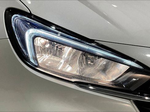 Used 2022 Buick Encore GX Select w/ Sport Touring Package image 31