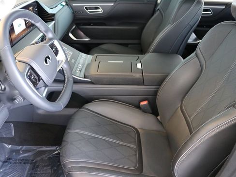 Certified 2025 INFINITI QX80 Sensory image 19