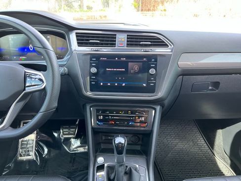 Used 2023 Volkswagen Tiguan SE R-Line AWD/4WD image 19
