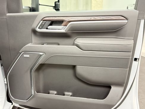 New 2026 GMC Sierra 2500 SLT image 17
