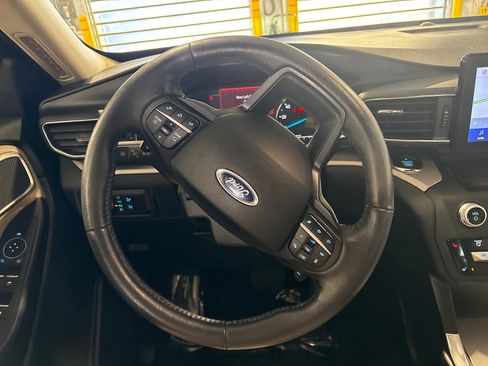 Used 2020 Ford Explorer XLT w/ Equipment Group 202A image 14