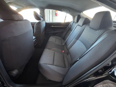 Used 2025 Toyota Camry LE image 30