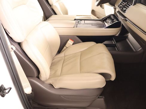 Used 2023 Lincoln Navigator L Reserve AWD/4WD image 15